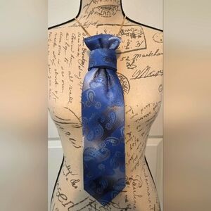 Artisan TIE-Necklace